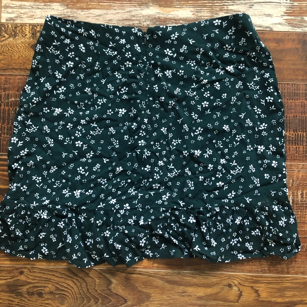 L.A Hearts Pacsun Floral Mini Skirt - Picture 2 of 5